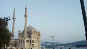 Ortakoy mešita pri Bosporskom moste