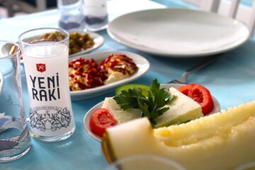 raki alkohol v turecku, jedlo a raki
