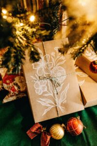vianoce v turecku, darčeky pod stromčekom